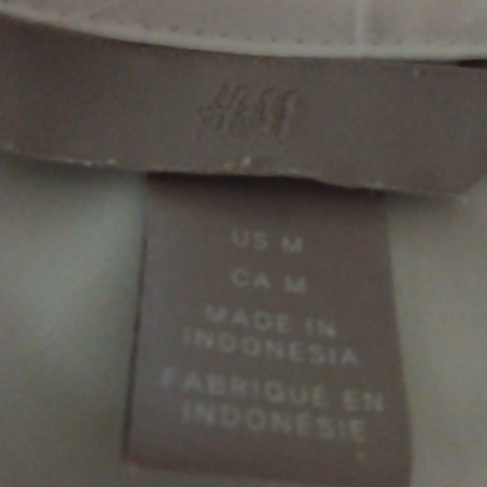 H&M Blouse - Picture 2 of 4